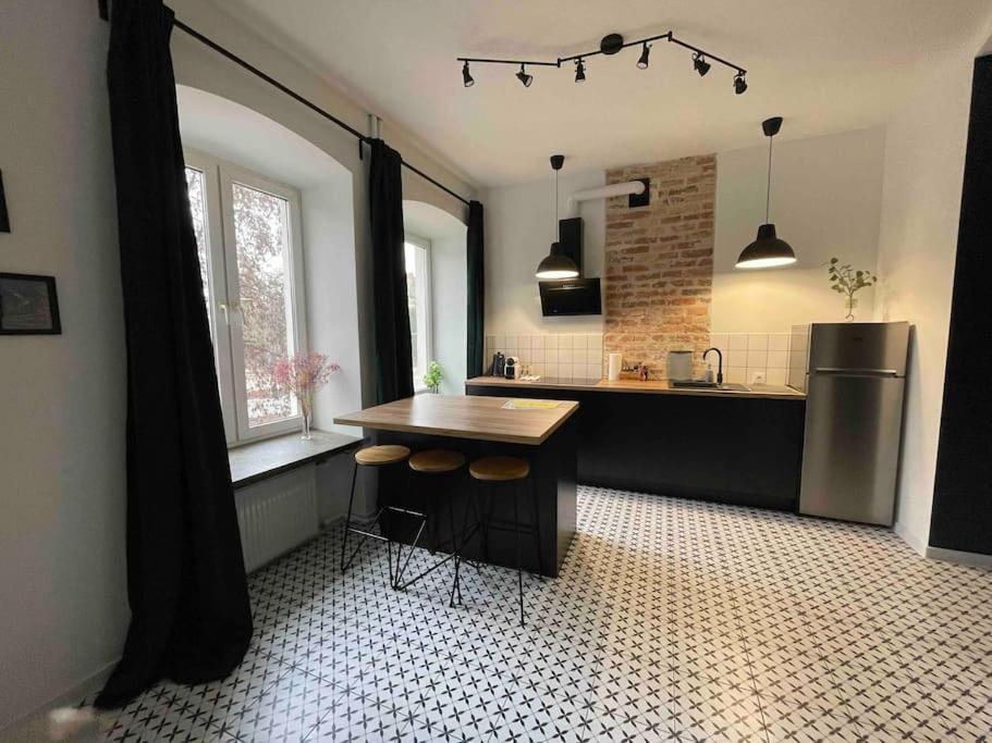 Loft In Historic Building Apartament